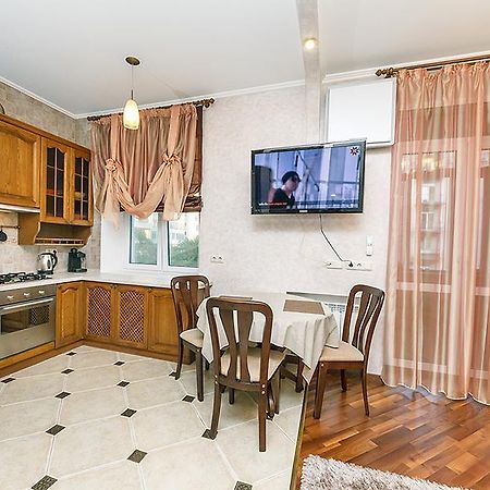 Amazing Two Beds In The Klovskiy Spusk Kyiv Exterior photo