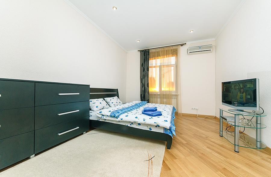 Amazing Two Beds In The Klovskiy Spusk Kyiv Exterior photo