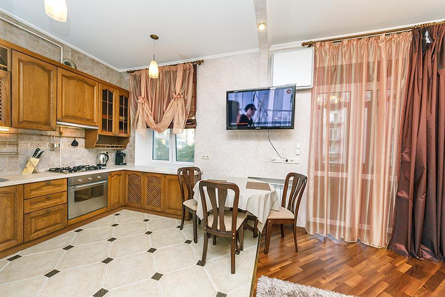 Amazing Two Beds In The Klovskiy Spusk Kyiv Exterior photo