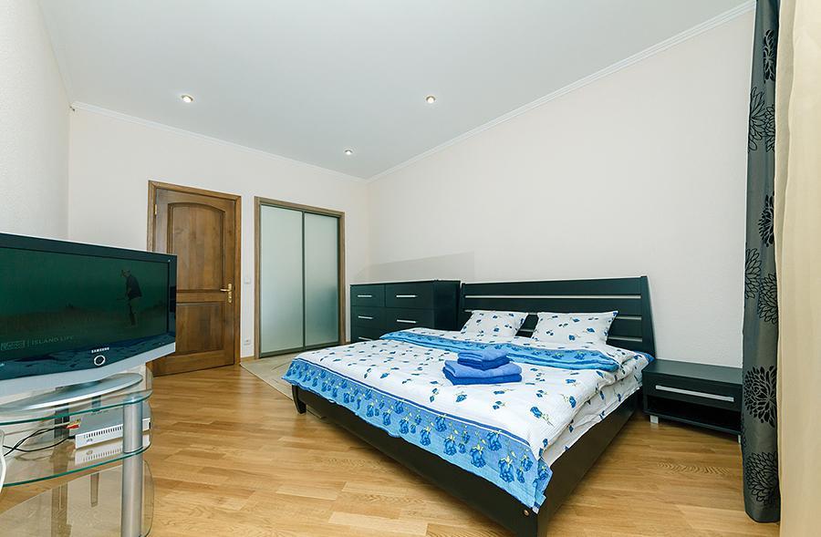 Amazing Two Beds In The Klovskiy Spusk Kyiv Exterior photo